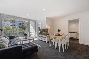 Living Area/Dining Area