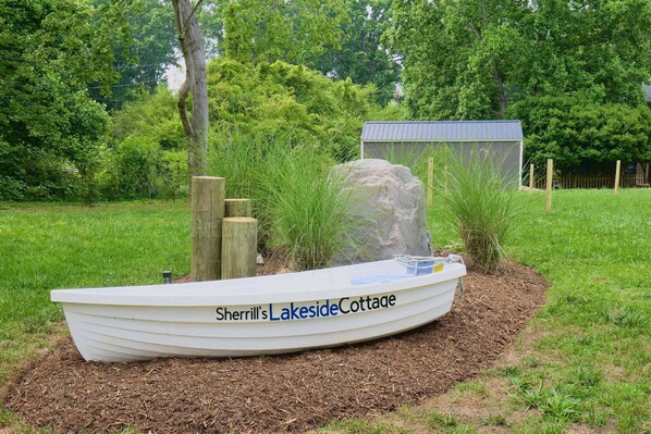 Welcome to Sherrill's Lakeside Cottage!
