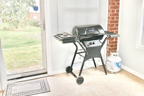 Grill for all the cooks to enjoy family time!