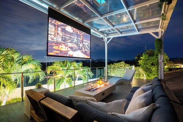 Field and mountain view rooftop terrace with Projector & fire pit.