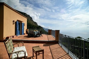 Activities, Amenities, Building Exterior, Garden, Pool, Spring, Summer