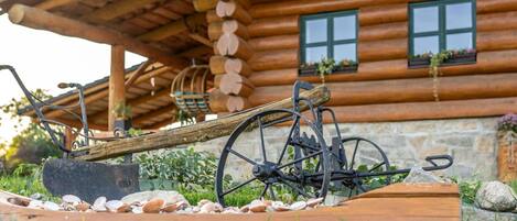 Wood, Cottage, Garden, Log Cabin, Lumber, Landscaping, Hardwood, Farmhouse, Yard, Outdoor Structure