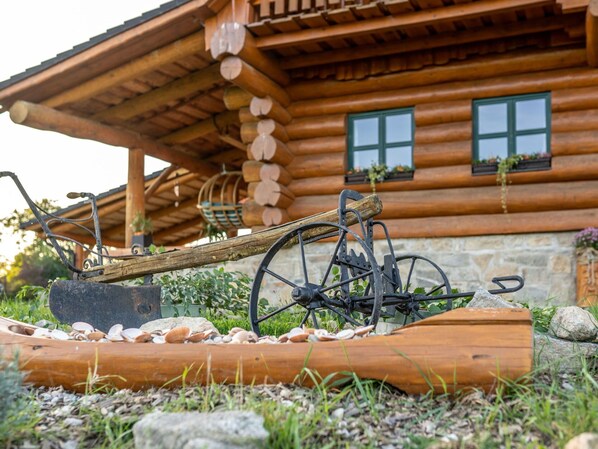 Wood, Cottage, Garden, Log Cabin, Lumber, Landscaping, Hardwood, Farmhouse, Yard, Outdoor Structure