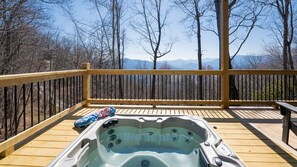 Outdoor Hot Tub with a view!