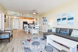 The Palms of Destin 11212 - Living and Dining Areas