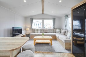 Bowland, Morecambe - Host & Stay