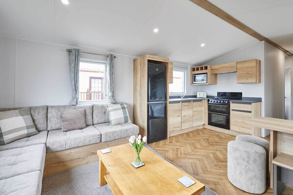 Bowland, Morecambe - Host & Stay