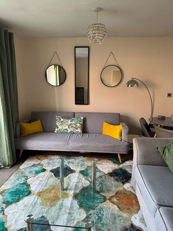 Living Room / Lounge