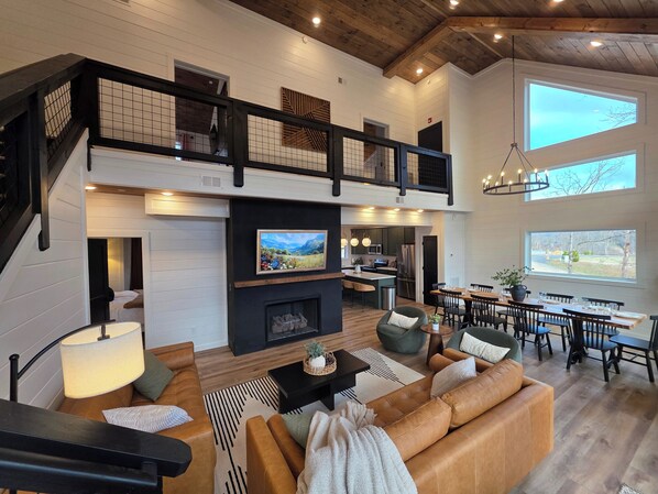 Bearfoot Lodge's cozy living area