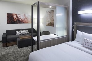 Unit w/ King size bed