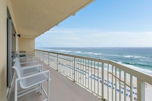 Celadon 909 balcony
