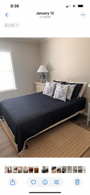 Bedroom with Queen Bed