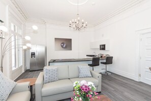 Lounge kitchen