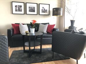 Living room DAT MITTELSTE 445 with sofa bed