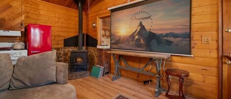 Charming living room space with Projector- equipped with Apple TV!