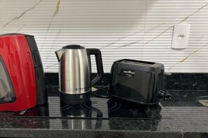 Kaffee und/oder Kaffeemaschine