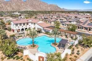 PGA Signature Resort clubhouse- Pool/spa/bbq/gym/putting green/bocce ball and more!
