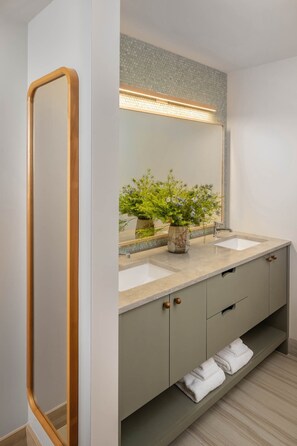 A spa-like vanity space where fresh mornings and relaxing evenings begin.