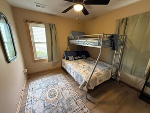 Bedroom 2 with Full / Twin Bunkbed with Twin Trundle underneath and TV