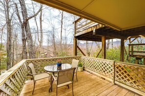 Private Deck | Outdoor Dining Area