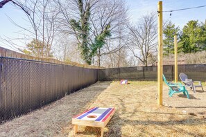 Backyard | Cornhole | Gas Grill