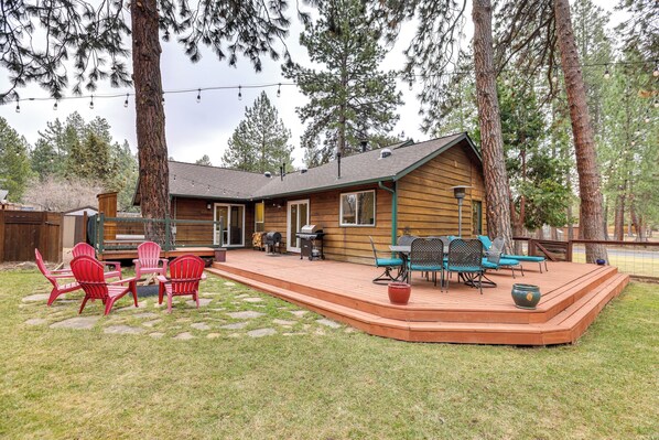 Bend Vacation Rental | 3BR | 2BA | 1,450 Sq Ft | 3 Steps to Enter