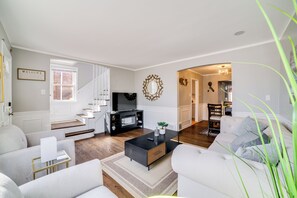 Living Room | 1st Floor | Free WiFi | Smart TV