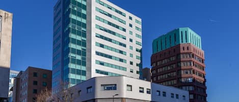 施設の正面