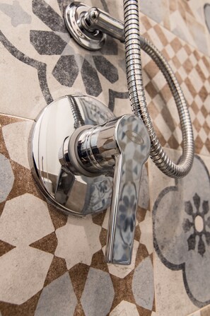 Hand-held showerhead