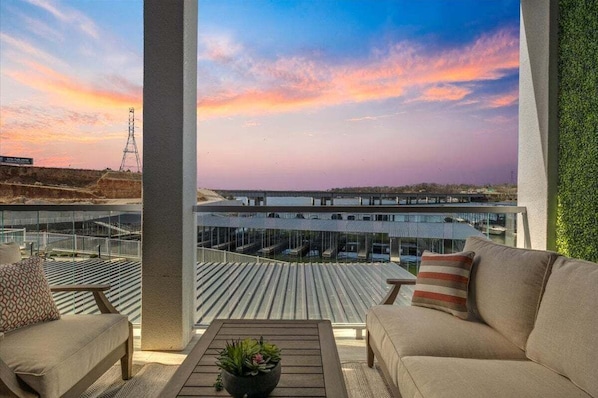 Welcome to Luxury Lakeview Oasis, where every single detail has been purposefully created for your enjoyment.