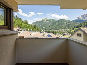 Hill, Mountain Range, Apartment, Hill Station, Valley, Balcony, Alps, Mountain Village, Ridge, Massif