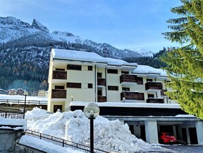 Himmel, Gebäude, Eigentum, Daytime, Schnee, Fenster, Berg, Steigung, Die Architektur, Baum