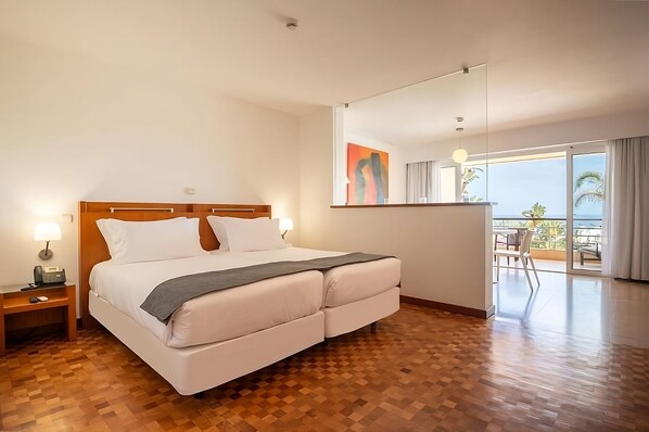 Unit with 2 Twin size beds