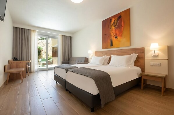 Unit with 2 Twin size beds