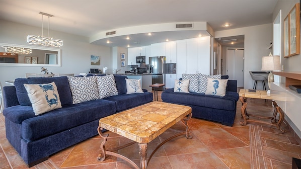 Twin sofas in the living groom