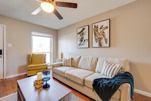 Living Room | Central A/C & Heating