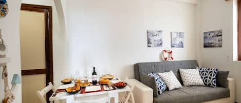 Autumn, Living Room, Spring, Summer