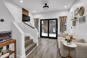 Gather & connect! A family-friendly space !