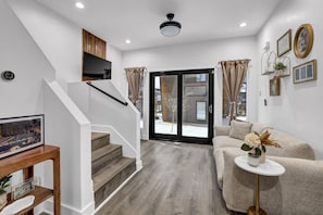 Gather & connect! A family-friendly space !