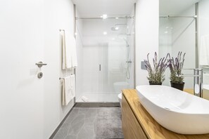 Bain