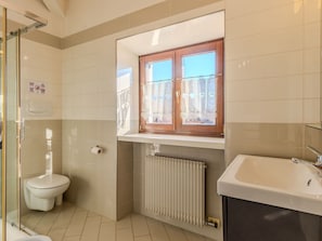 Sol, Sol, Design Intérieur, Mur, Luminaire Plomberie, Salle De Bains, Plafond, Pièce, Plomberie, Robinet