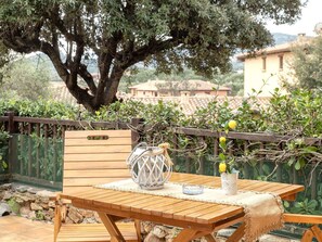 Meubles, Bois, Mobilier De Jardin, Table, Tableau De Plein Air, Pot De Fleur, Chaise, Table Cuisine Et Salle A Manger, Jardin, Patio