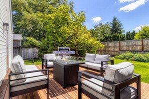 Private back yard patio with propane BBQ
