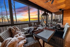 Outdoor dining with mountain & sunset views! (main level)