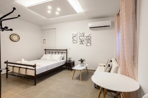 Studio - Interior space 