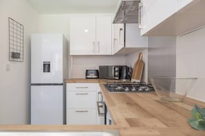 Fully-equipped Kitchen (1)