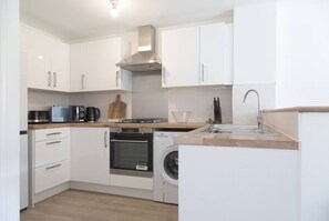 Fully-equipped Kitchen (2)