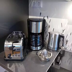 Kaffee und/oder Kaffeemaschine