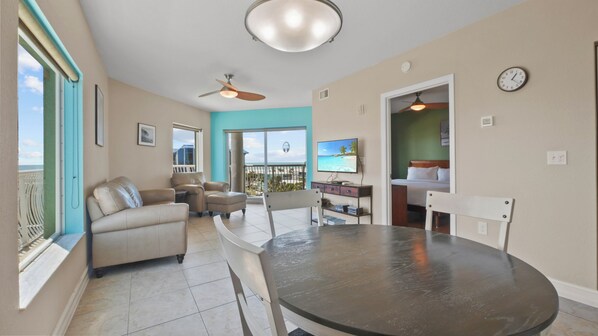Dining & Living Room Area(1)