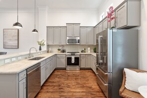 From quick bites to formal dinners, we have the space.